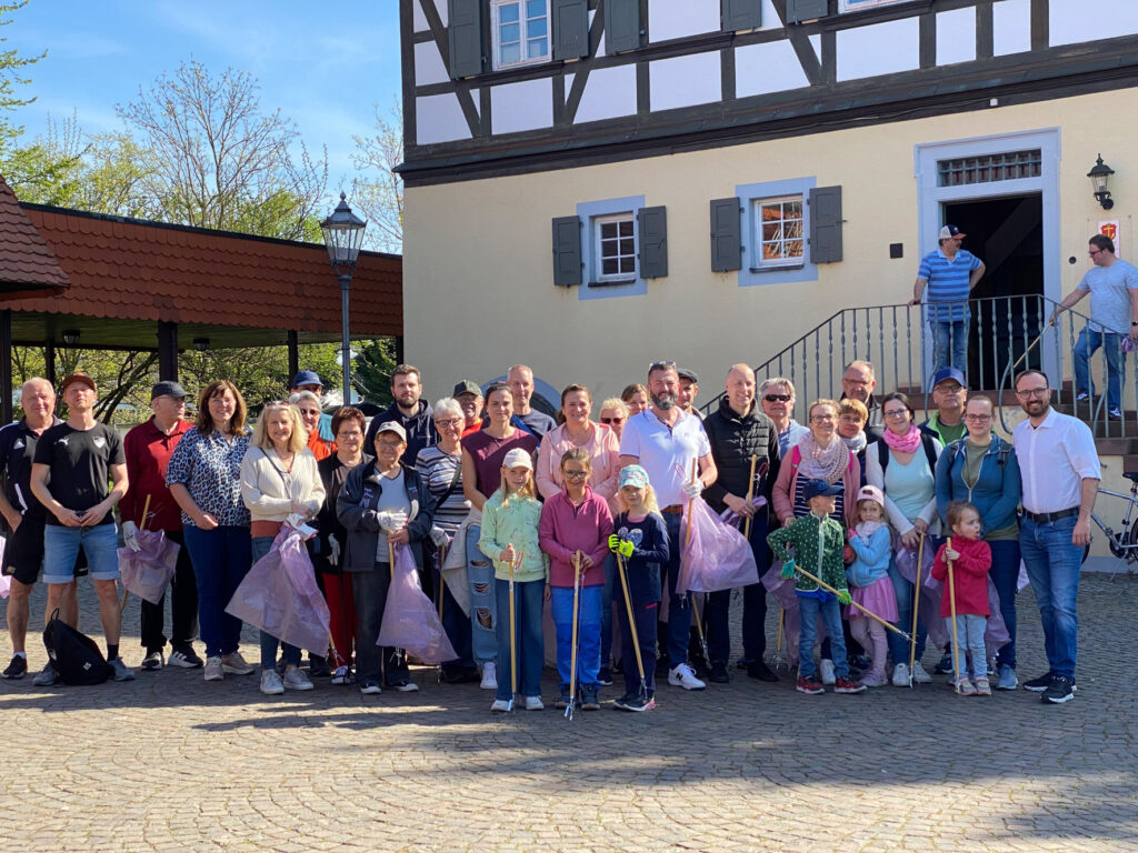 Gruppenbild der Aktion Saubere Stadt in Ruchheim