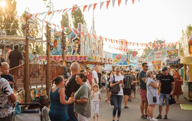 Besucher auf dem Pfalzfest 2023